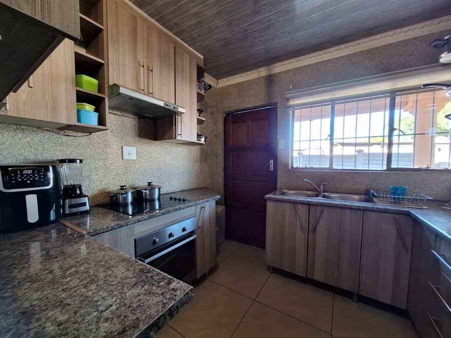 2 Bedroom Property for Sale in Karlienpark North West